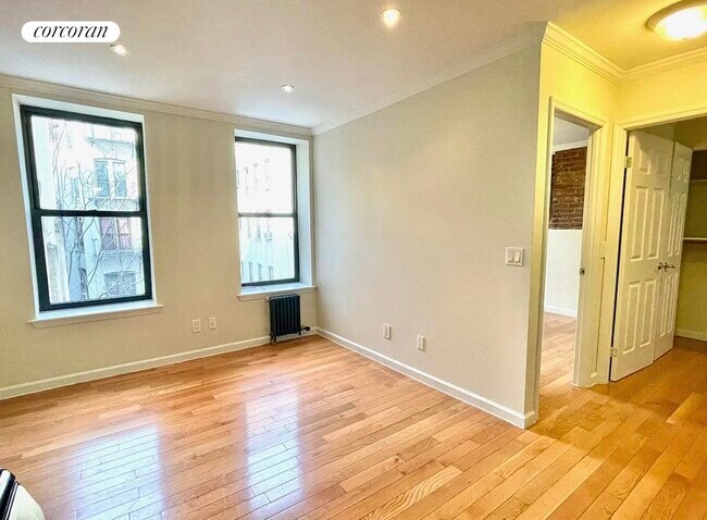 Building Photo - 239 Henry St