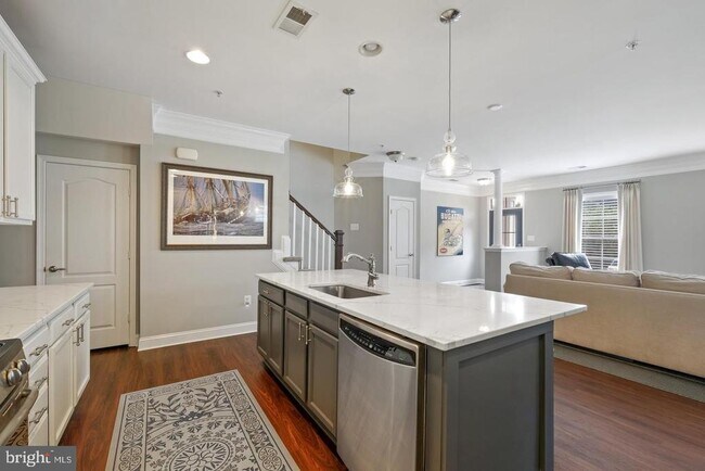Building Photo - 10214 Nuthatch Dr