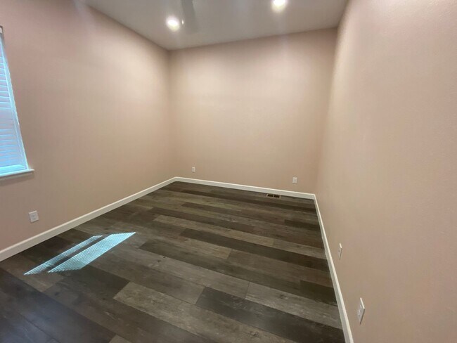 Building Photo - Incredible Home in Parker