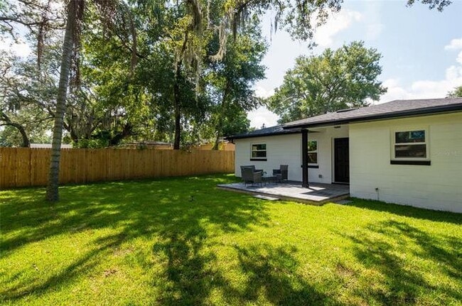 Back yard - 1918 E Shadowlawn Ave