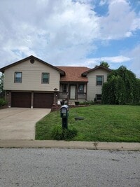Building Photo - 18500 E Arrowhead Ln