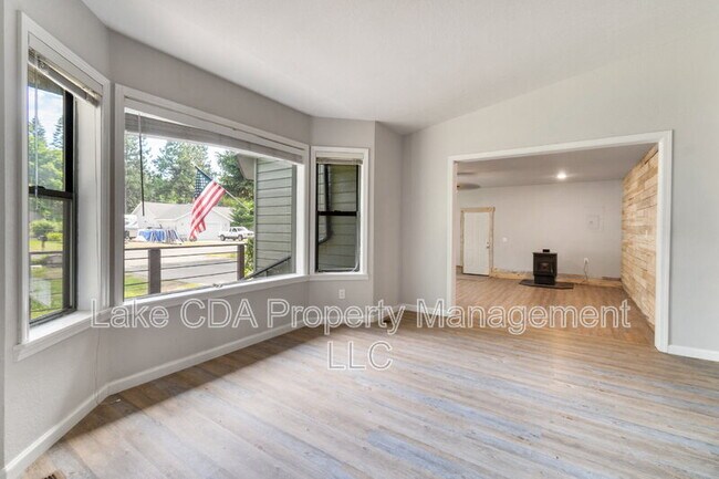Building Photo - 13079 N Westwood Dr