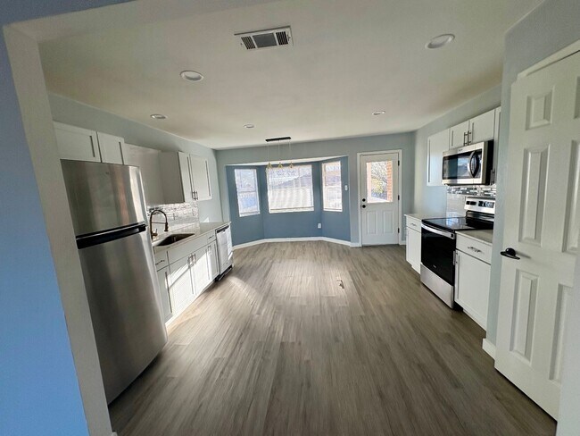 Building Photo - 4506 Windcrest Dr