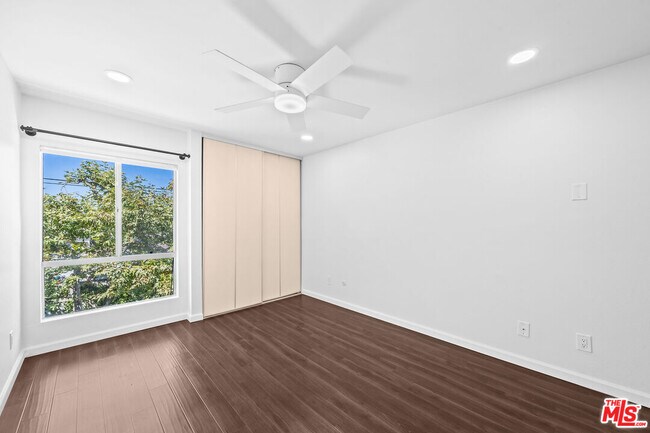 Building Photo - 4900 Overland Ave