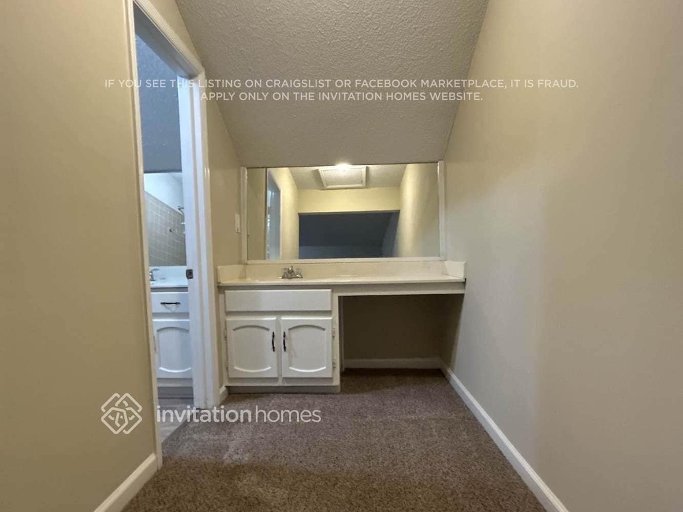 Building Photo - 2529 Country Lake Cir