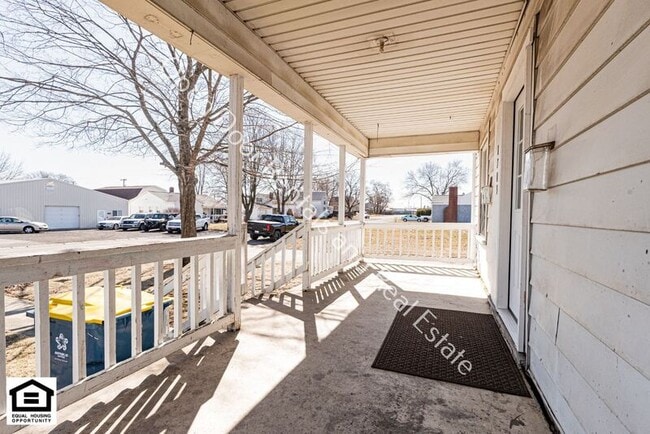 Building Photo - 1703 Sprott St