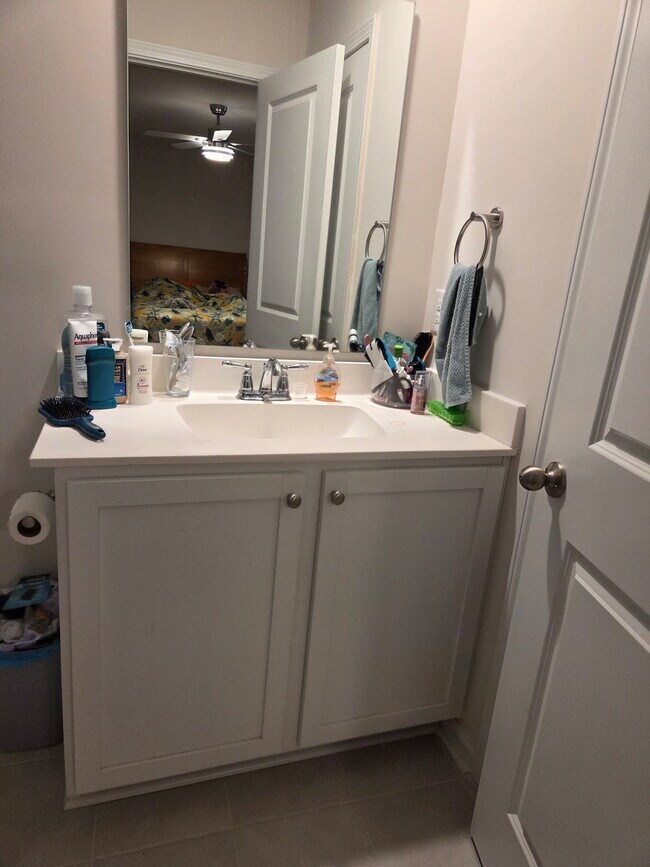 Building Photo - 3402 Bells Lk Cir