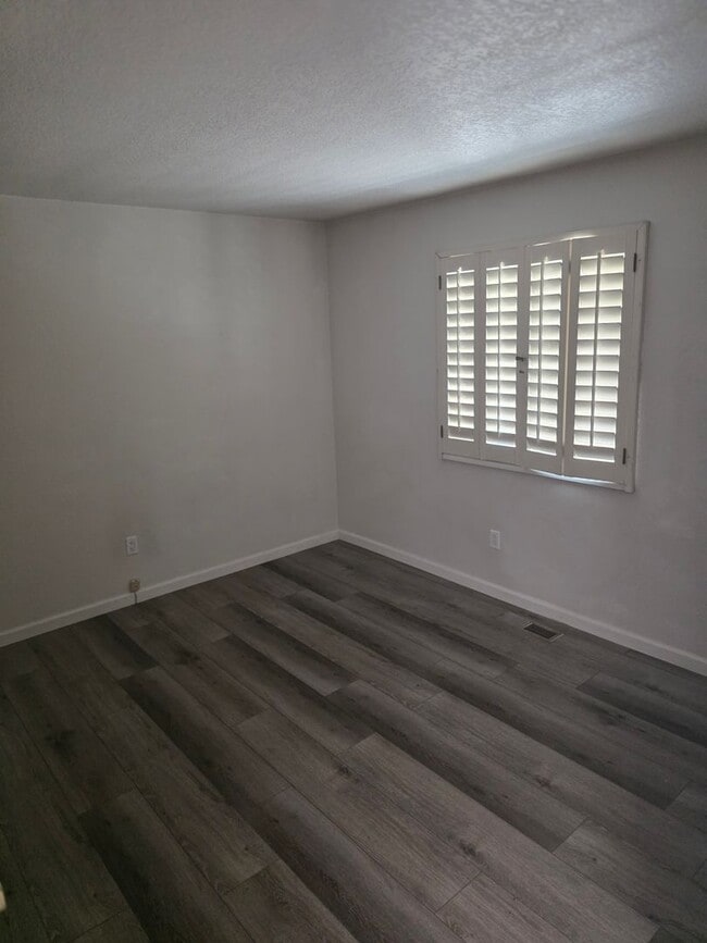 Building Photo - 774 Diogenes Dr