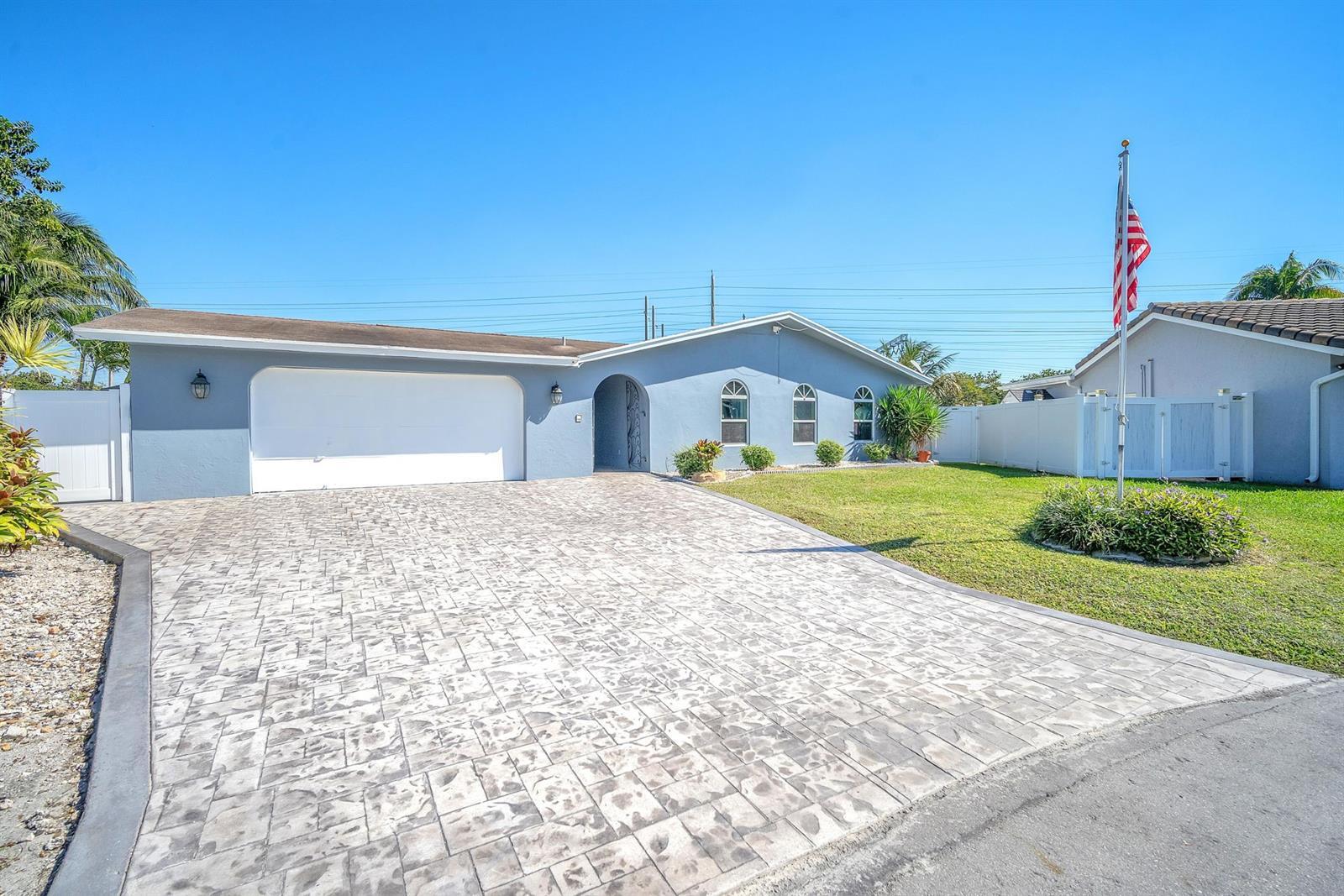 Building Photo - 4406 SW 37th Ave