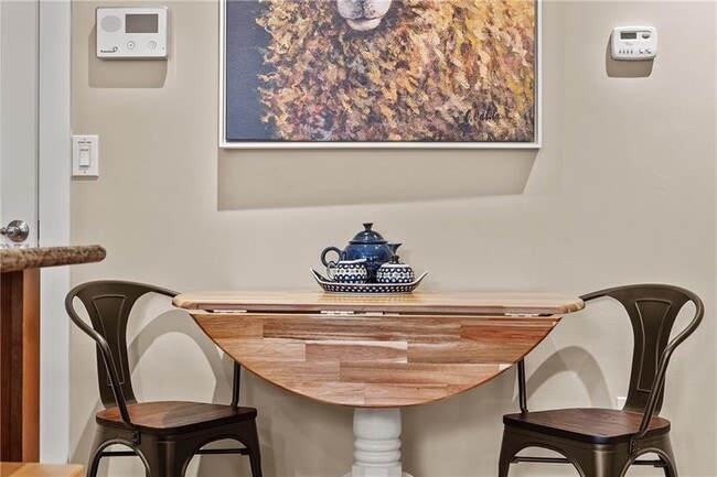 Building Photo - 706 Ivy St