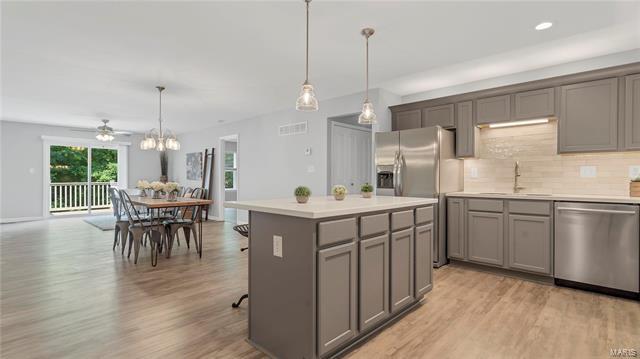 Building Photo - 551 Parkgate Dr