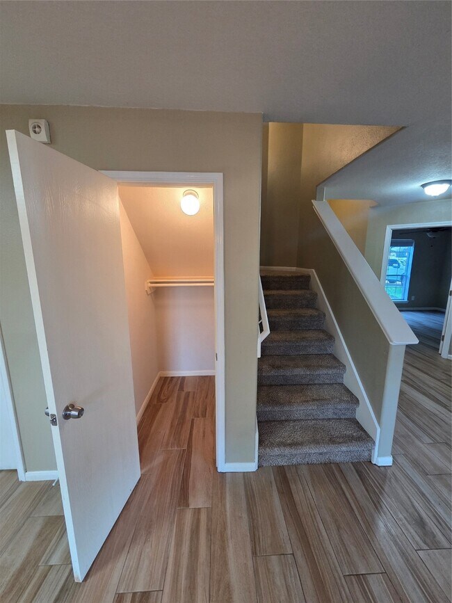Building Photo - 2515 Braley Park Ln
