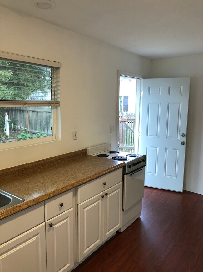 Building Photo - 3429 Bernal Ave