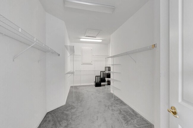 Building Photo - 11286 Regatta Ln