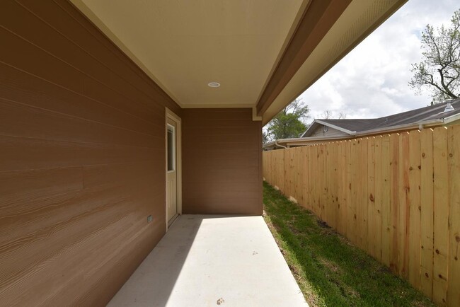 Building Photo - 108 A Boston Avenue