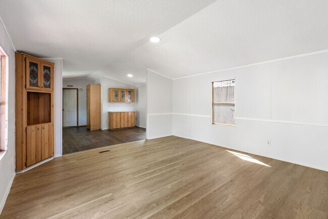Building Photo - 13173 S Lee Shore Dr