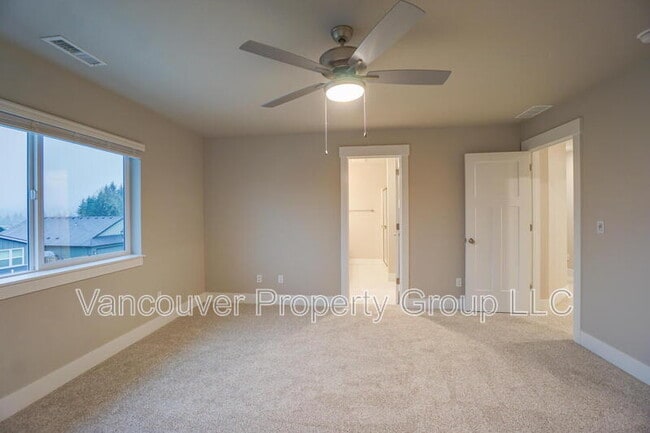 Building Photo - 2215 E Badger Wy