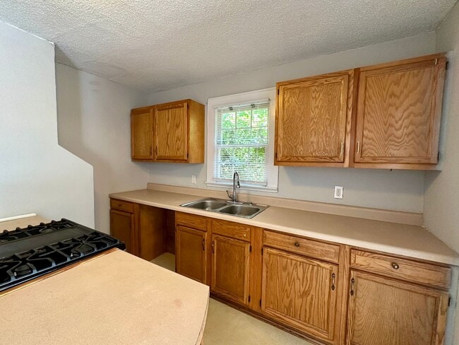 Building Photo - WILMINGTON - Sunset Park - Great location!...