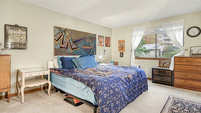 Building Photo - 13073 15th Ave NE