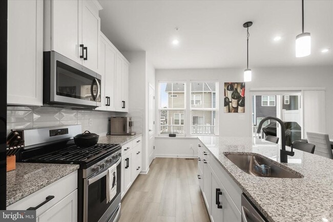 Building Photo - 1624 Aster Ln