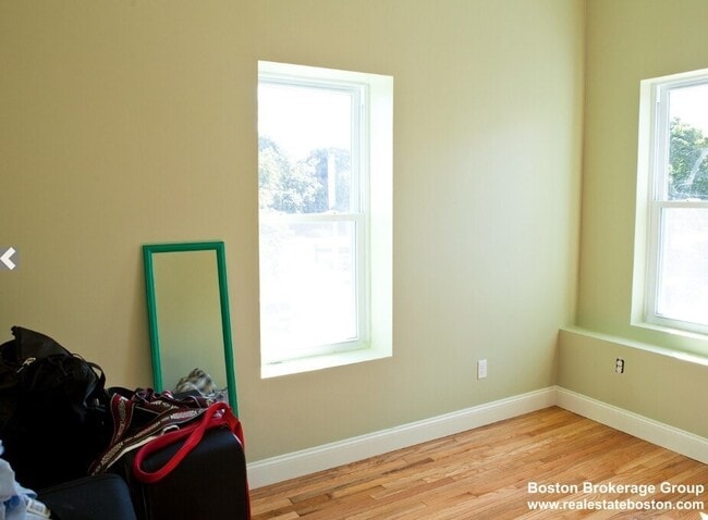 Building Photo - 4 Kearsarge Ave