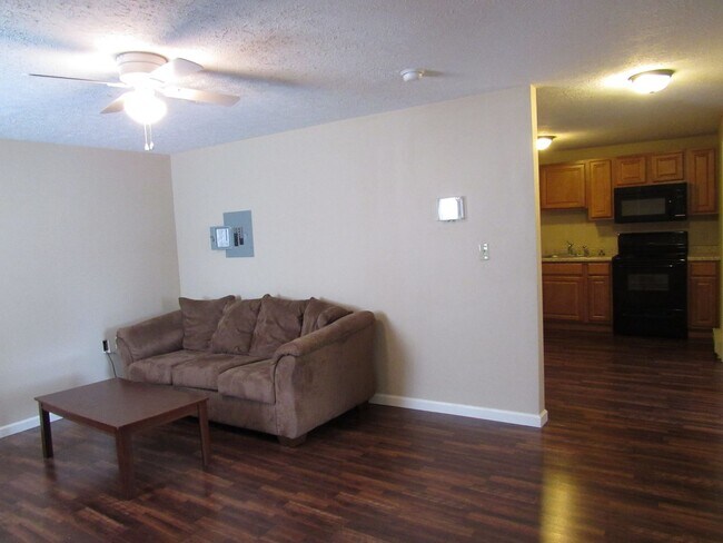 Building Photo - 1100 RES