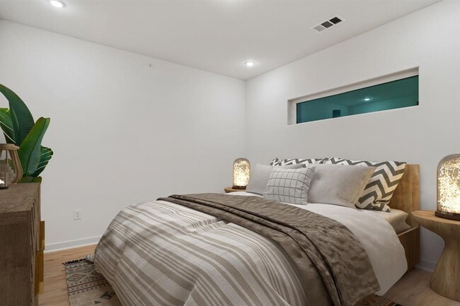 Building Photo - 100 Mockingbird Ln W