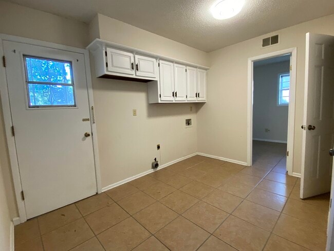 Building Photo - 7902 Neshoba Rd