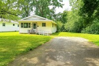 Building Photo - 2194 N Riley Ave