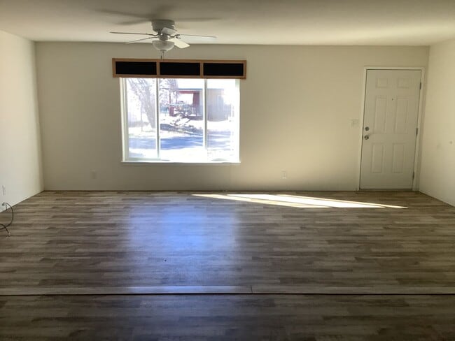 Building Photo - New 3 bedroom, 2 bath home