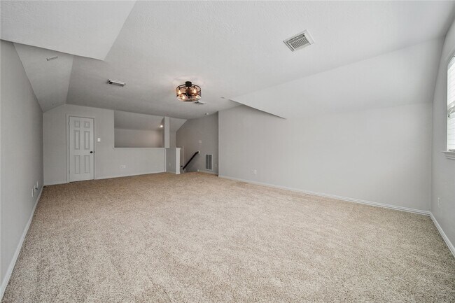 Building Photo - 14 Beauty Bower Pl