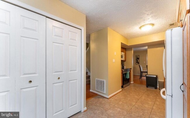 Building Photo - 6006 Bobcat Ct