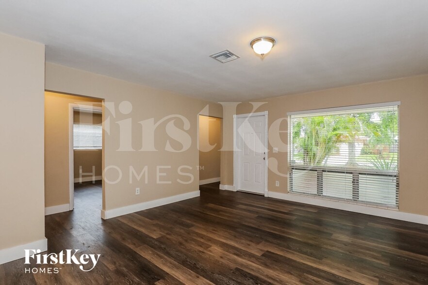 Building Photo - 231 SW 71st Terrace