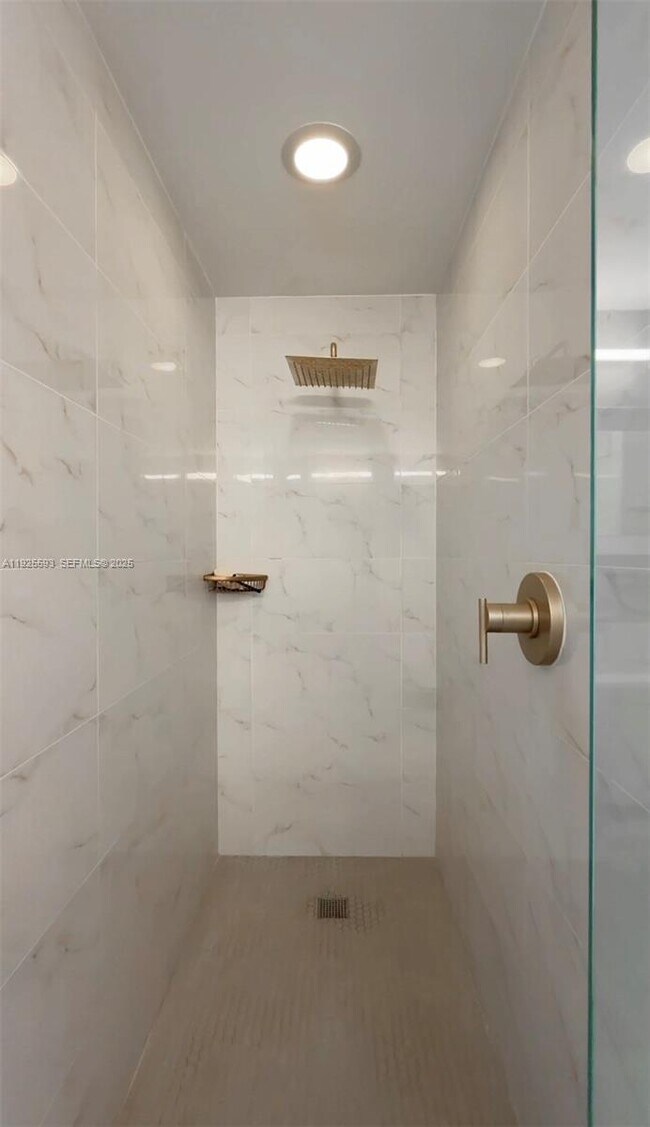 Building Photo - 16385 Biscayne Blvd