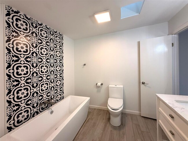 Building Photo - 112 Highlander Cove