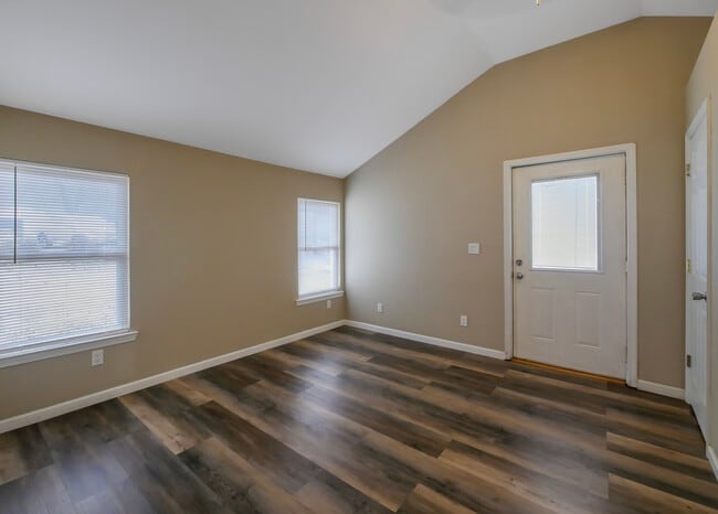 Building Photo - 40 Case Cir