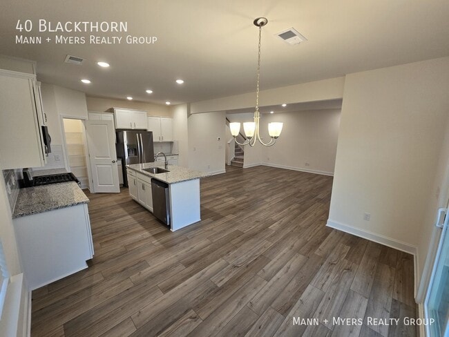 Building Photo - 40 Blackthorn-