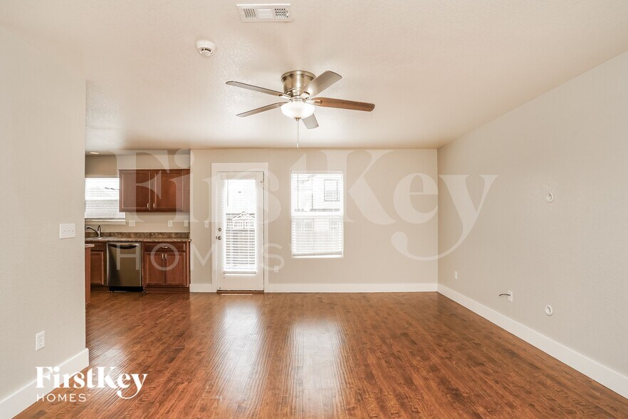 Building Photo - 6983 Sierra Meadows Dr