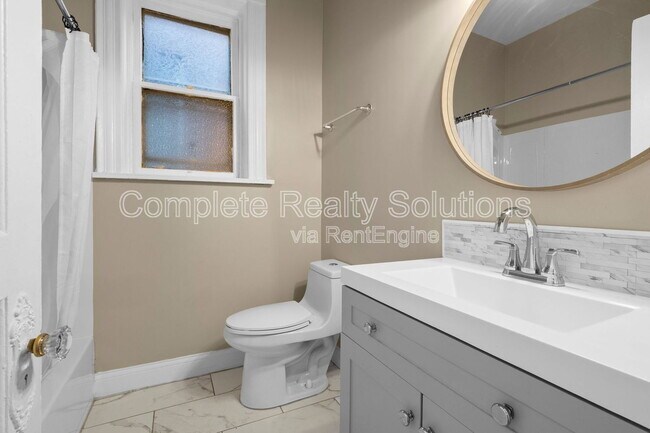 Building Photo - 2137 Russell Blvd