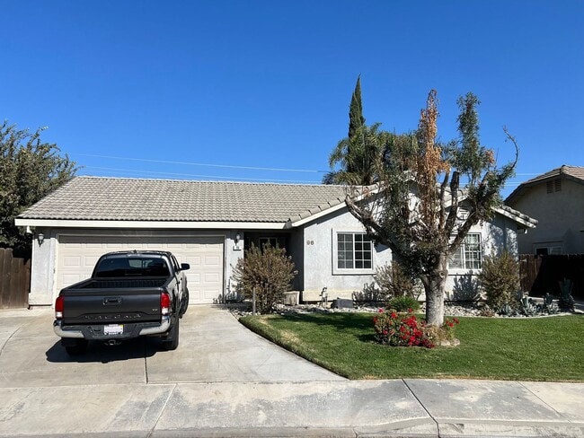 Building Photo - Beautiful 3-bedroom, 2-bathroom home comin...