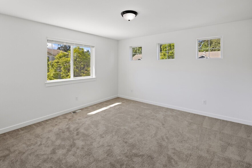 Building Photo - 13909 15th Pl W