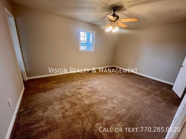 Building Photo - 270 Sage Dr