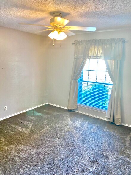 Bedroom - 4712 Ringold Dr