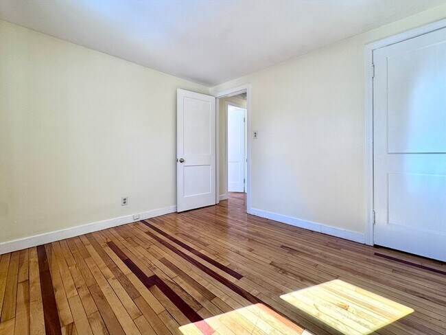 Building Photo - 10 Marrigan St