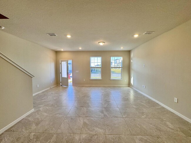 Building Photo - Brand New Townhome in Kissimmee, FL – $2,0...