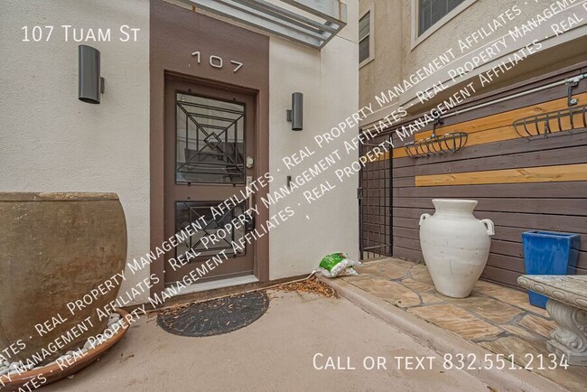 Building Photo - 107 Tuam St