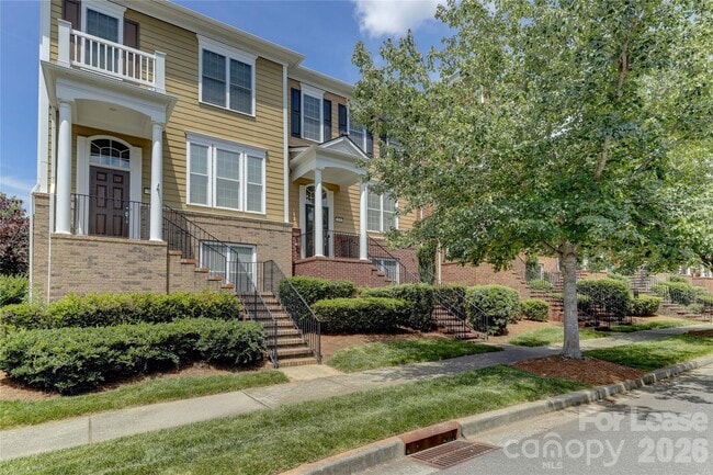 Building Photo - 905 Lyndley Dr