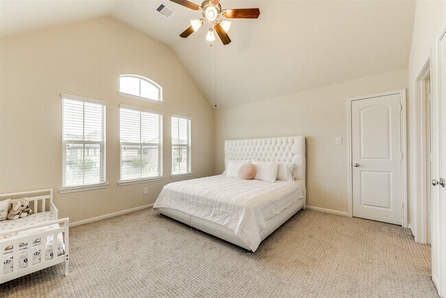 Building Photo - 8407 Hawthorn Vly Ln