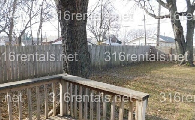 Building Photo - 621 Osage St