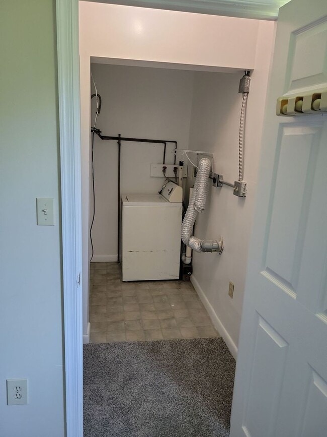 Building Photo - 11th Bay Colonies